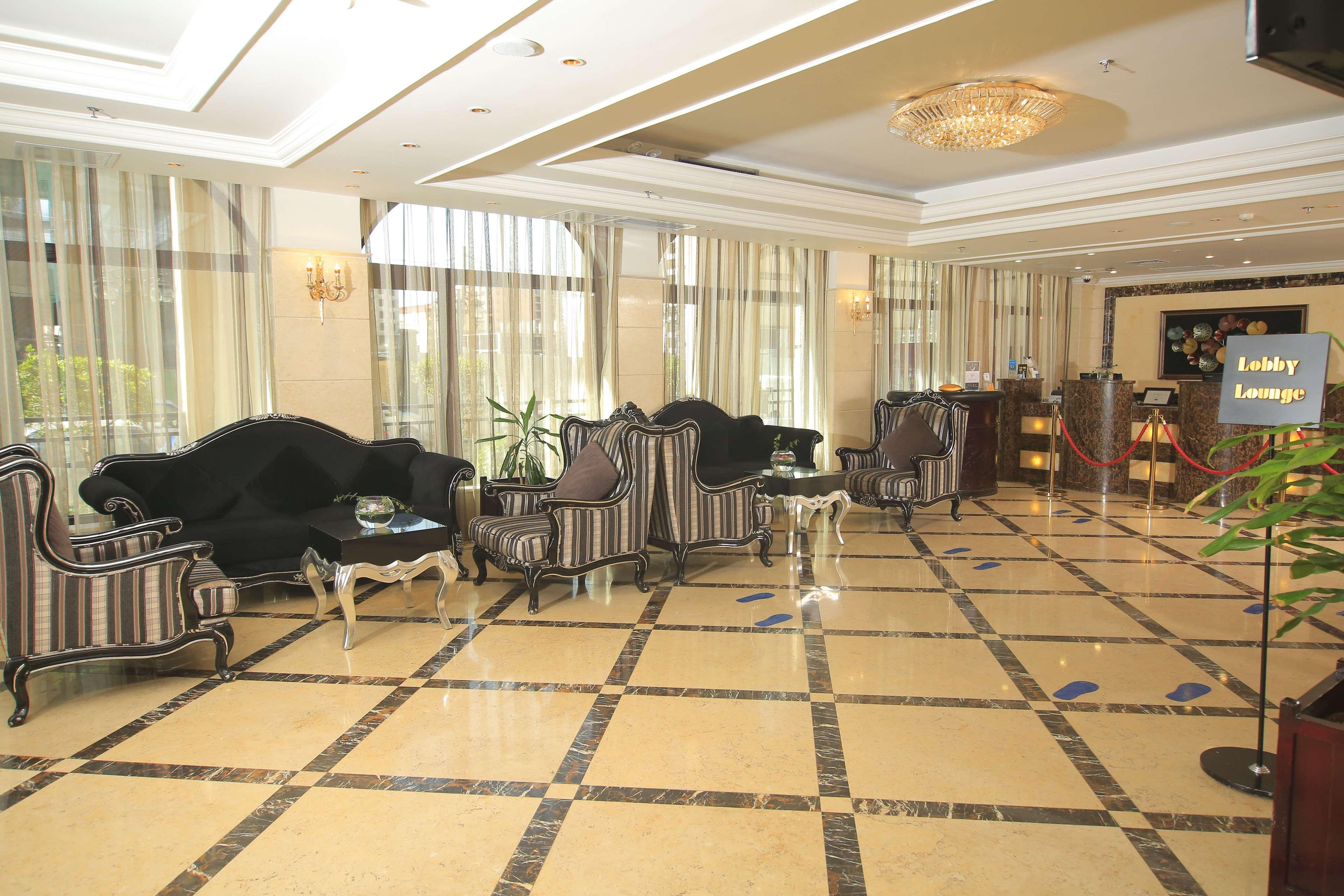 Golden Tulip Addis Ababa Hotel Exterior photo